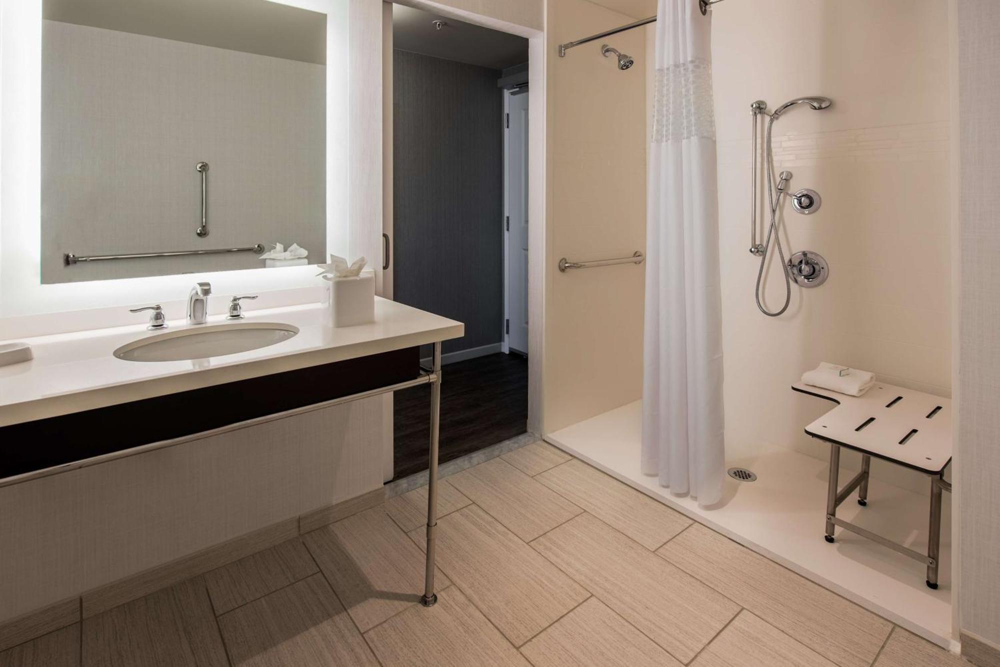Hampton Inn & Suites Washington, D.C. - Navy Yard Exterior photo