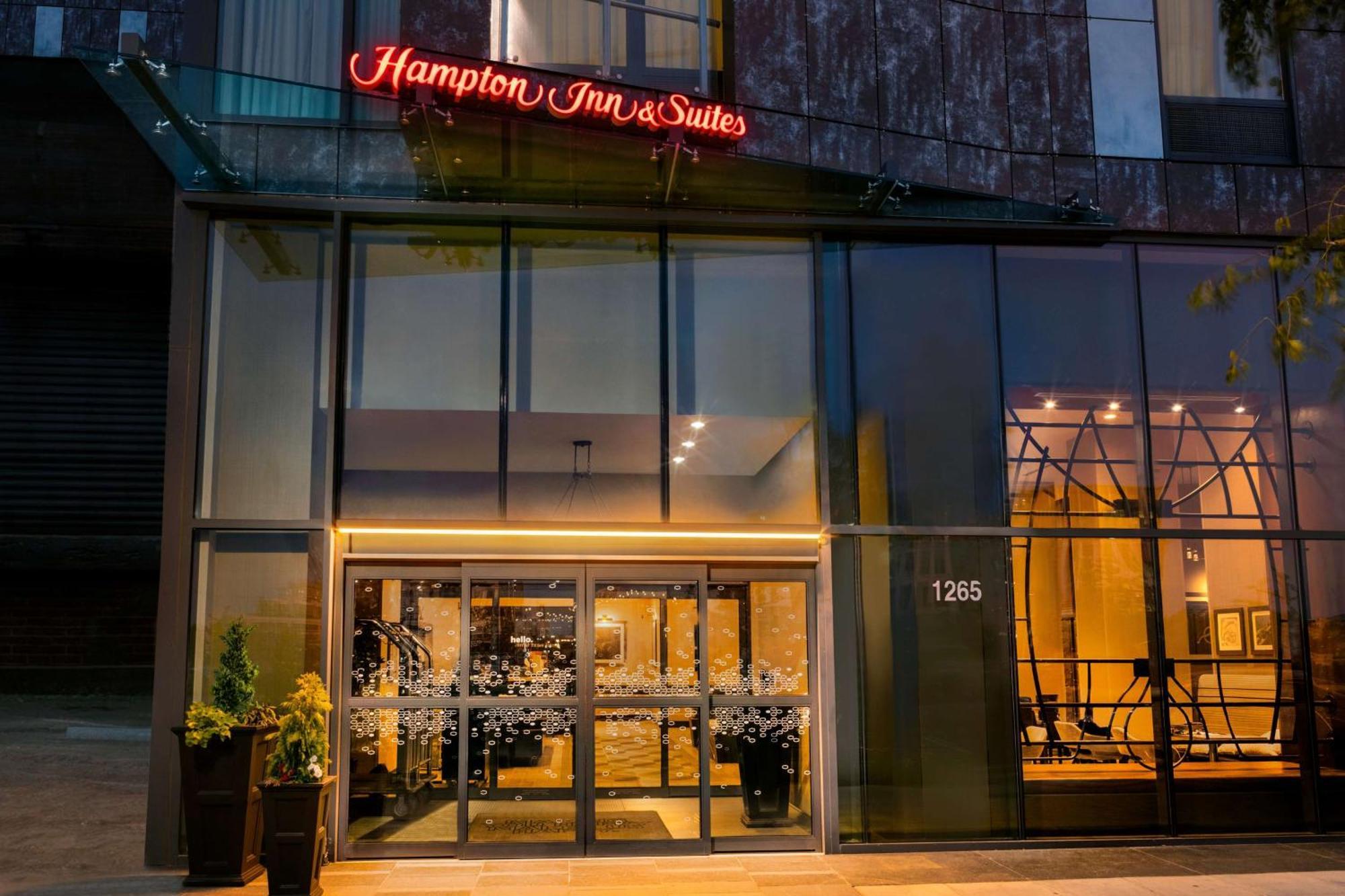 Hampton Inn & Suites Washington, D.C. - Navy Yard Exterior photo